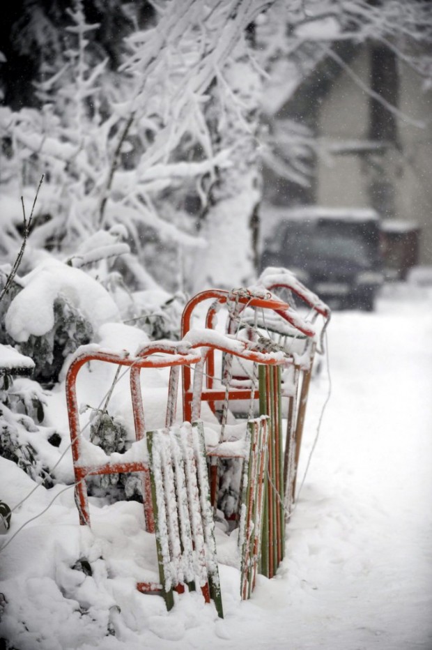 Szánkók és havas táj Dobogókőn  