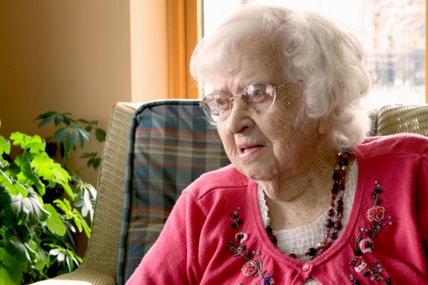 Ruth Anderson 112 évesen halt meg 2011-ben. 111 évvel élte túl ikertestvérét, Abelt, ezzel beállította a legidősebb egyedül maradt iker rekordját.