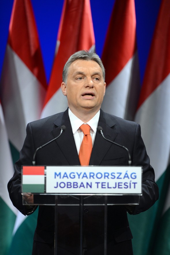 Orbán évet értékelt: jobban teljesítünk, de még nem elég jól
