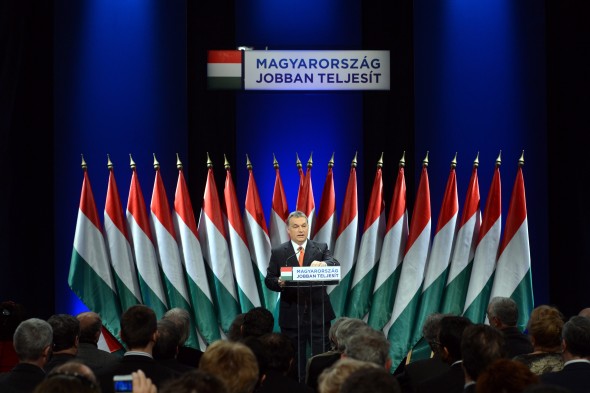 Orbán évet értékelt: jobban teljesítünk, de még nem elég jól