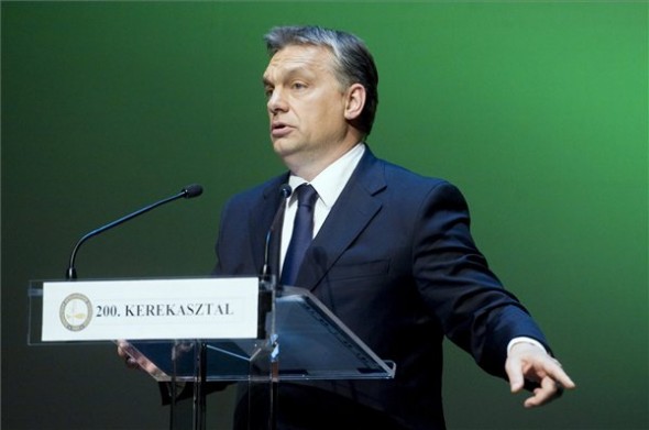 Orbán Viktor-intejú: Novemberben már mindenki dolgozhat, aki akar