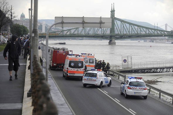 Két ember ugrott a Dunába Budapesten