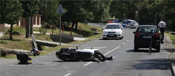 Motoros halt meg egy balesetben a XVII. kerületben