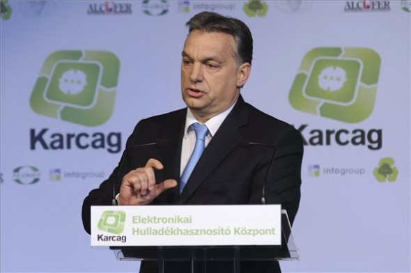 Orbán: jól halad az újraiparosítás