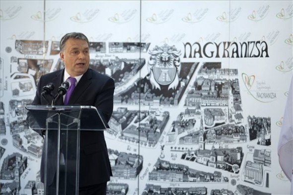 Orbán: biztos alapokon az egészségügyi rendszer