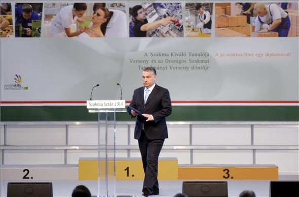 Orbán: Szerencsések a fiatalok, hogy ilyen országban élhetnek