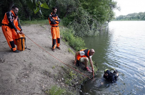 Megtalálták a Tiszába esett horgász holttestét