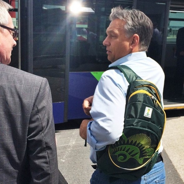 Orbán Viktornak új hátizsákja van