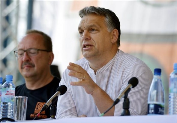 Orbán Tusványoson: Jön a munkaalapú állam, mennek a gonosz civilek
