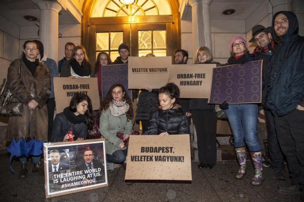 Magyar konzulátusról hívtak rendőröket a magyar tüntetőkre New Yorkban