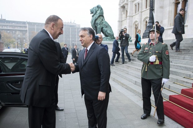 Orbán Viktor: Azerbajdzsán mintaállam