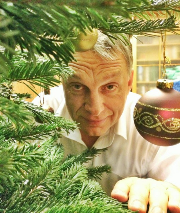 Mosolyogjon Önre karácsonykor az Orbán Viktor!