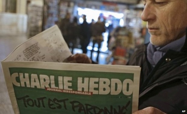 Tömegek álltak sorba Charlie Hebdoért