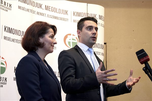 Vona: a Jobbik a politikusok önteltsége és a korrupció ellen küzd