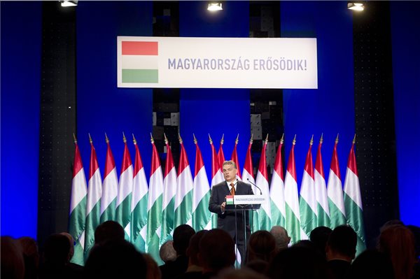 Orbán: a keményen dolgozó emberekről szólnak a következő évek