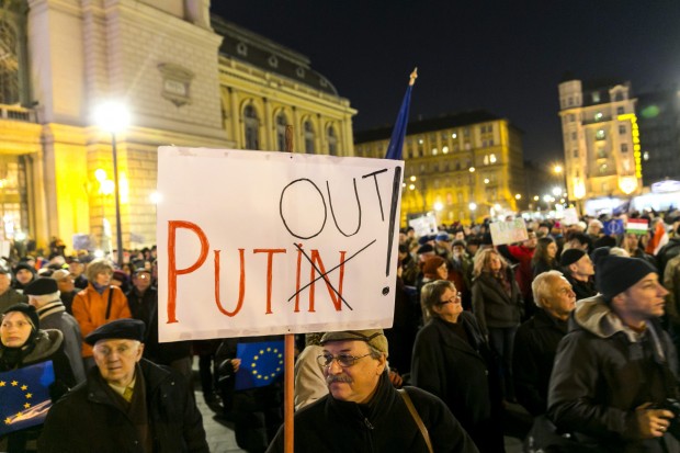 Putyin ellen tüntetnek Budapesten