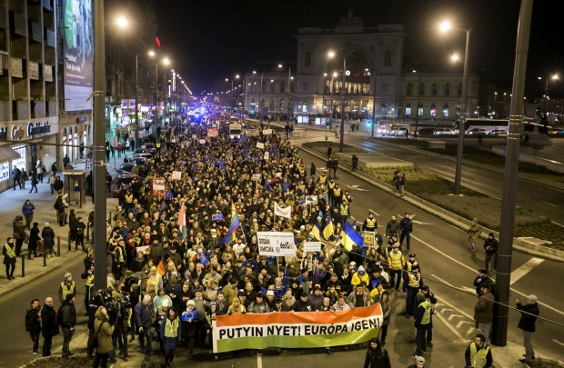 Putyin ellen tüntetnek Budapesten