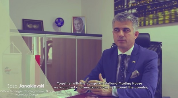 Aranyba keretezte Orbánt a macedóniai konzul