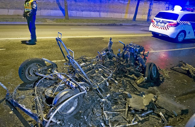 Durván kiégett egy kocsi Budapesten