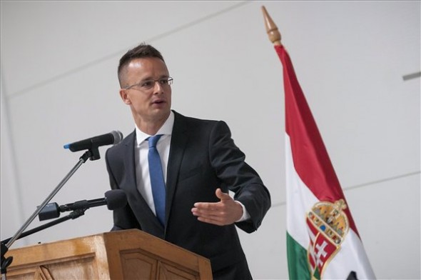 Szijjártó: Magyarország válasza a gazdasági válságra a keleti nyitás